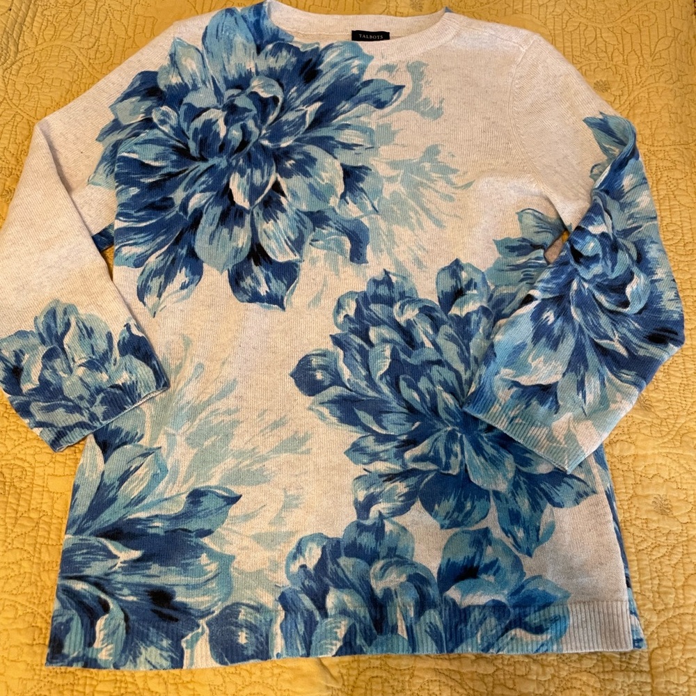 Talbots NWOT cashmere floral print sweater - size medium